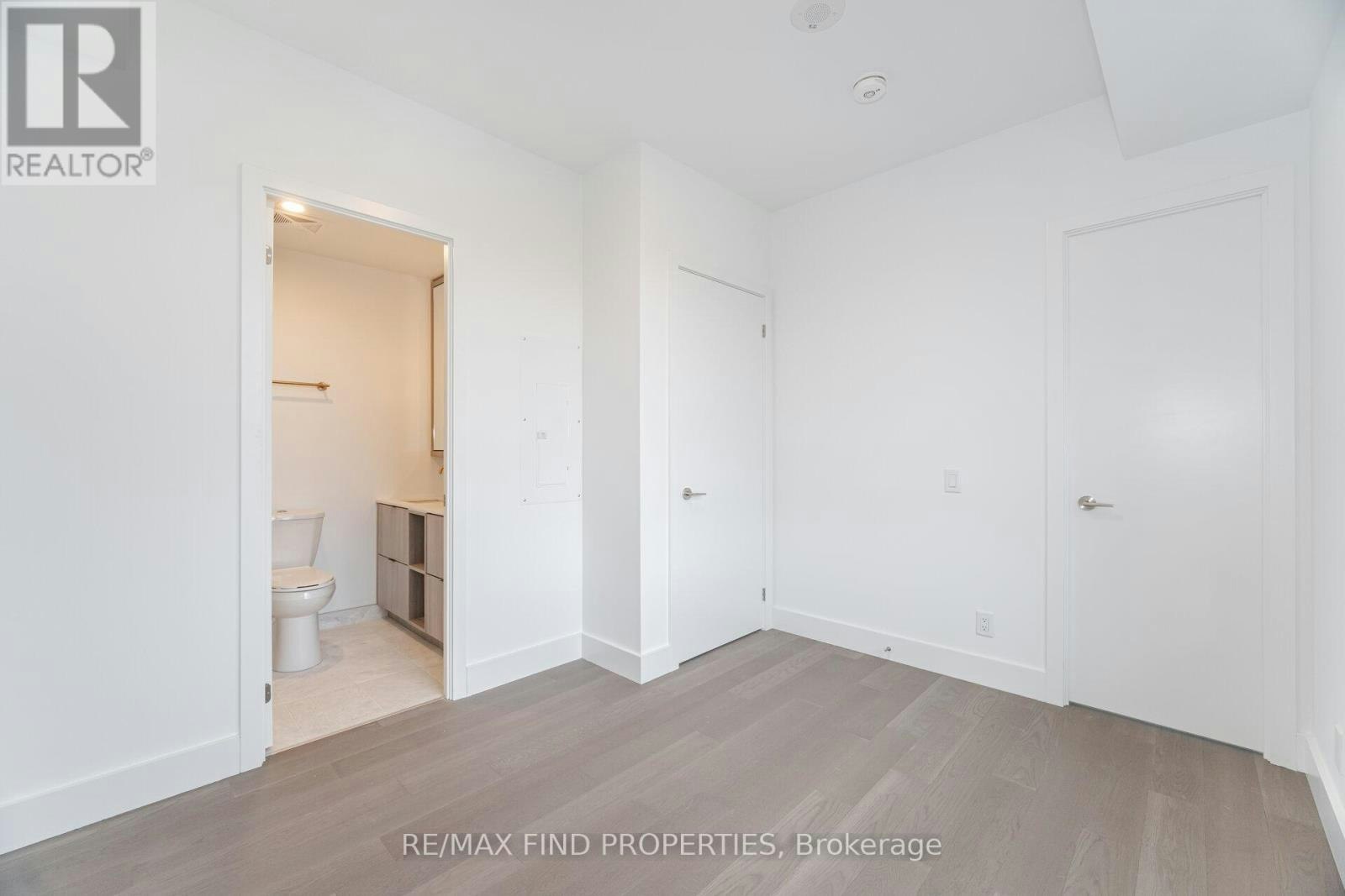 910-6 Greenbriar Road, Toronto, ON, M2K 0H6 - 24