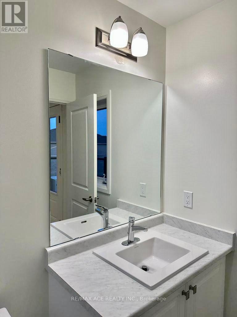 25 Emmas Way, Whitby, ON, L1R 3K4 - 18