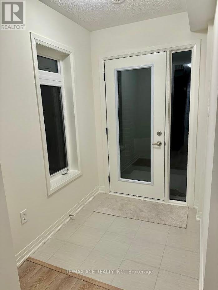 25 Emmas Way, Whitby, ON, L1R 3K4 - 2