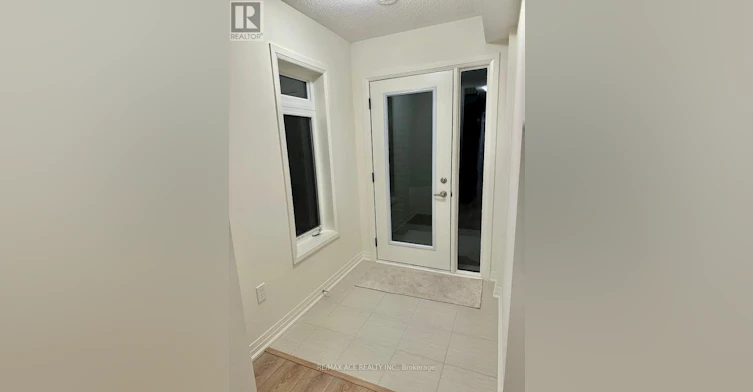 25 Emmas Way, Whitby, ON, L1R 3K4 - 2