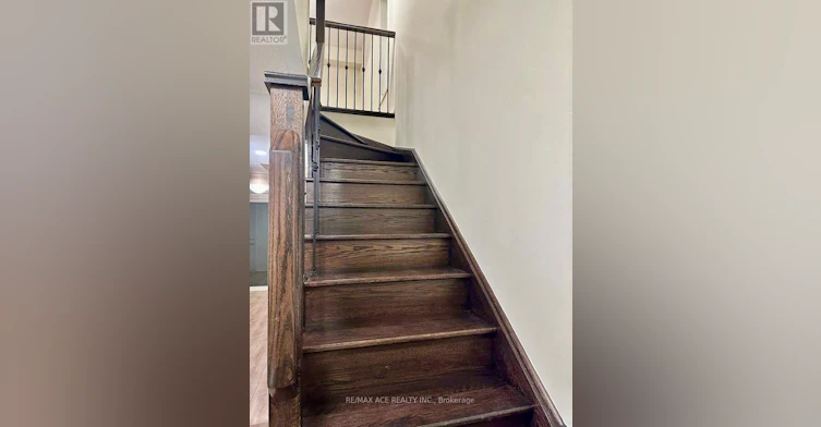 25 Emmas Way, Whitby, ON, L1R 3K4 - 3