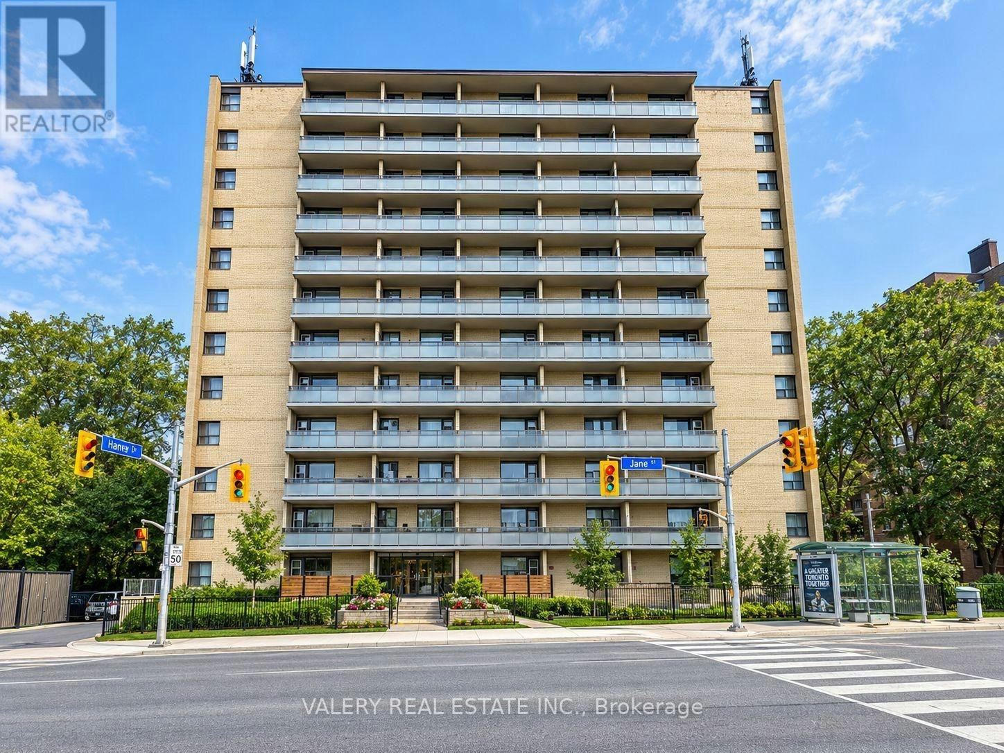 305-797 Jane Street, Toronto, ON, M6N 4B8