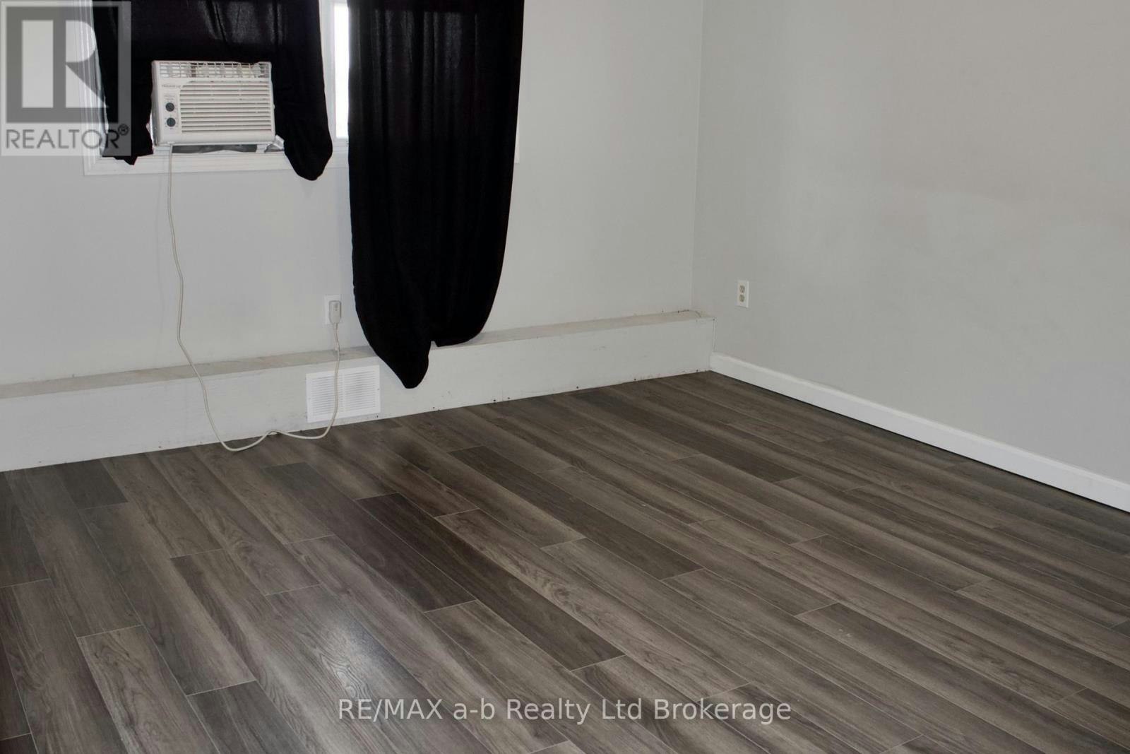 46-56 Hiawatha Road, Woodstock, ON, N4T 1P2 - 16