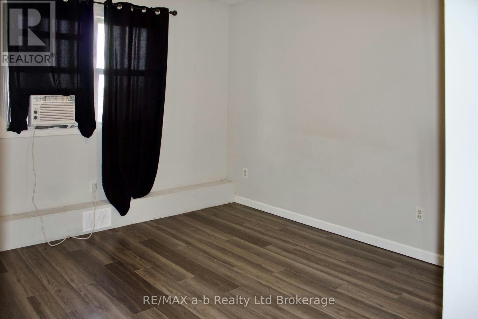 46-56 Hiawatha Road, Woodstock, ON, N4T 1P2 - 13