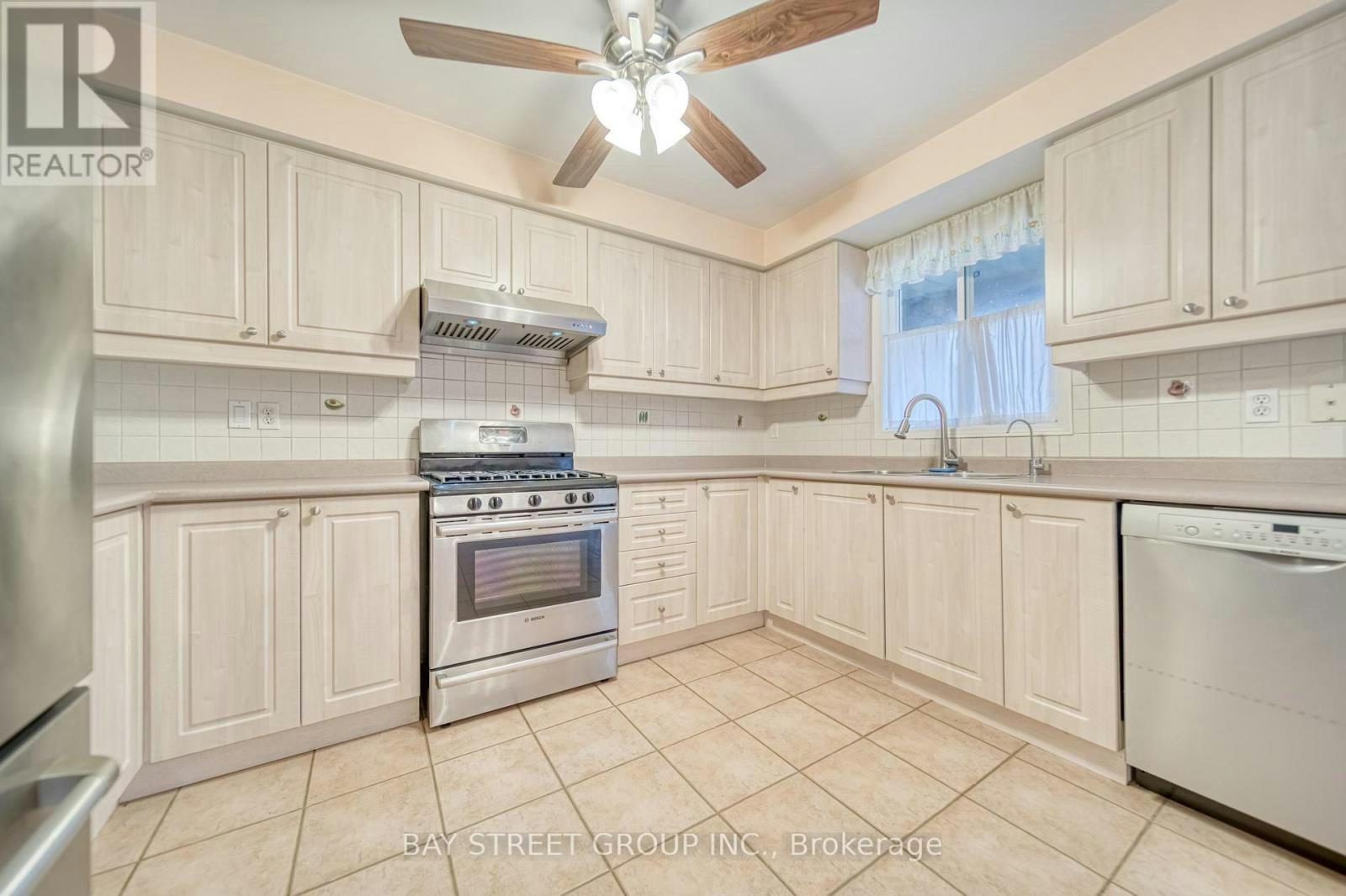 27 Orchid Road, Markham, ON, L3T 7T7 - 10