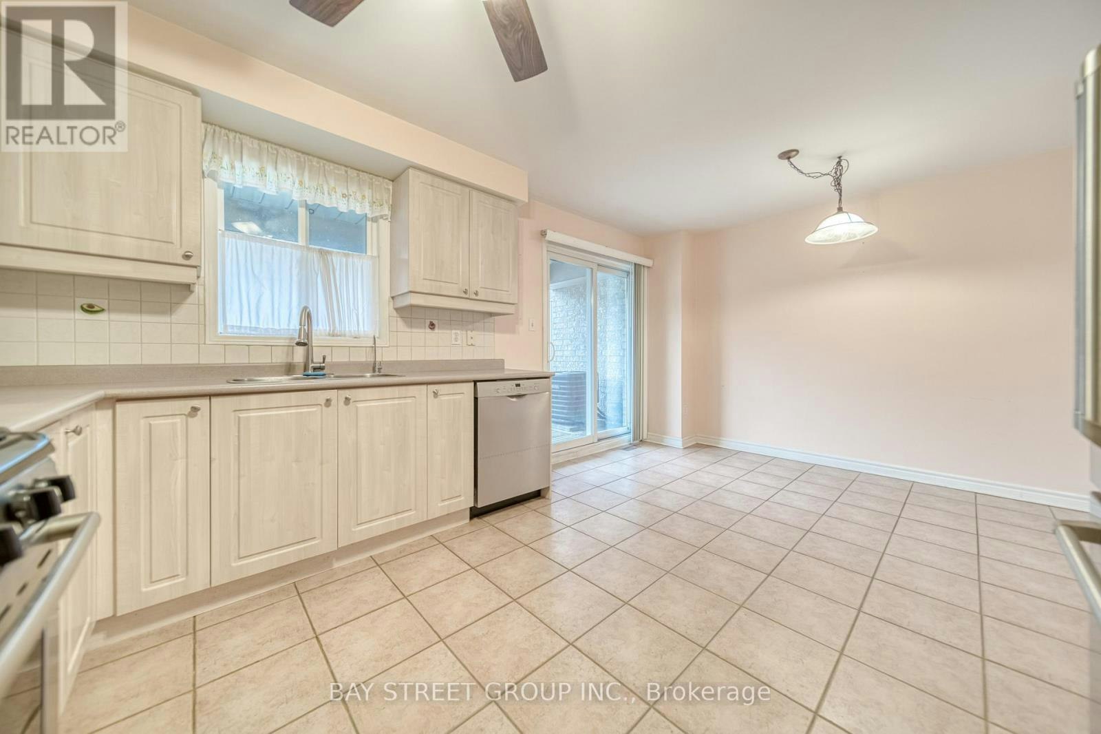 27 Orchid Road, Markham, ON, L3T 7T7 - 11