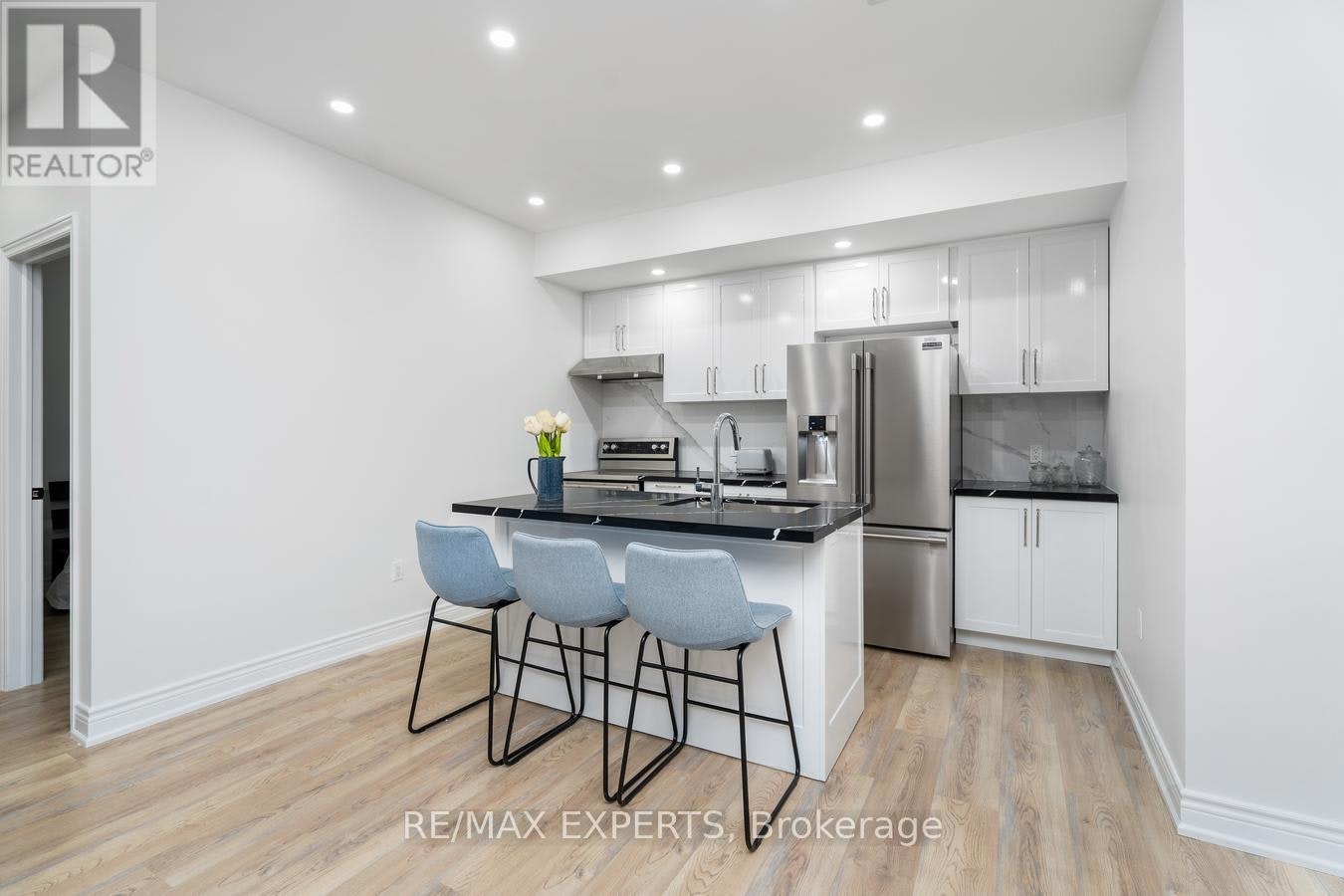 32 James Stokes Court, King, ON, L7B 1L6 - 32