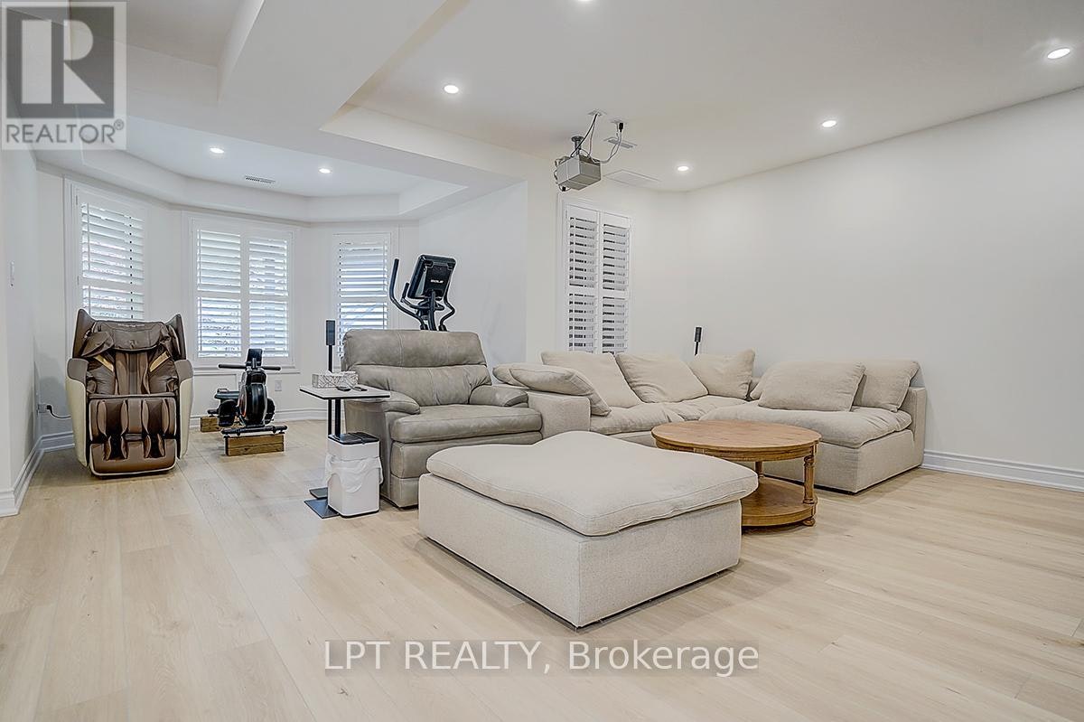 585 Holgate Circle, Newmarket, ON, L3X 1V8 - 29