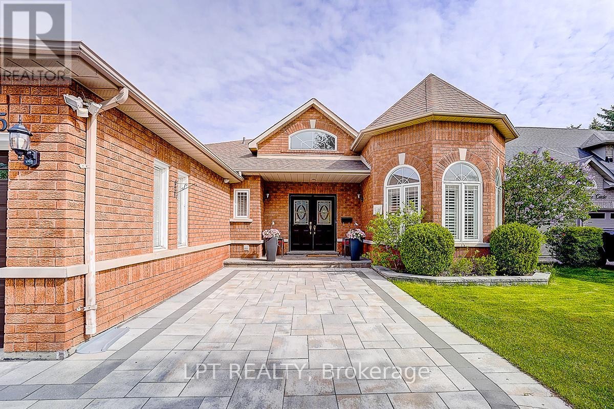 585 Holgate Circle, Newmarket, ON, L3X 1V8 - 3