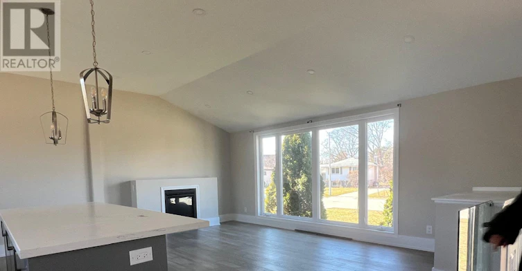 5132 Cherryhill Crescent, Burlington, ON, L7L 4C2 - 5