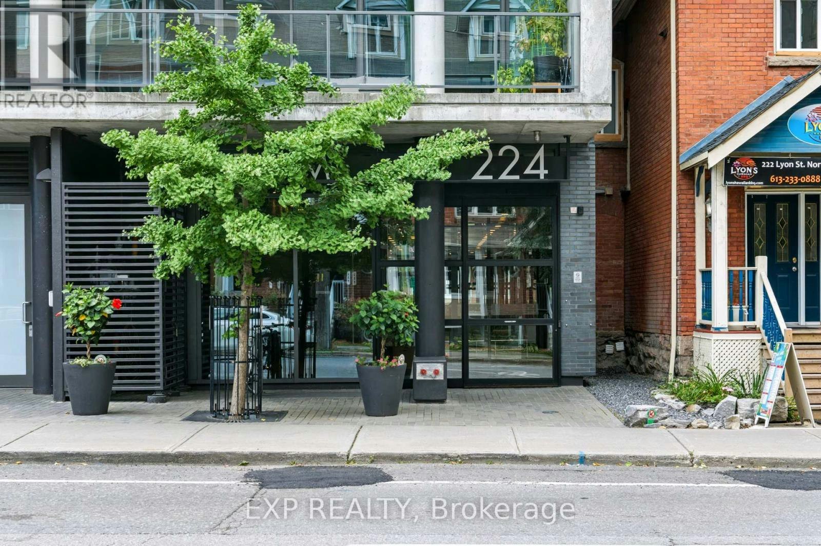 301-224 Lyon Street N, Ottawa, ON, K1R 0C1 - 2