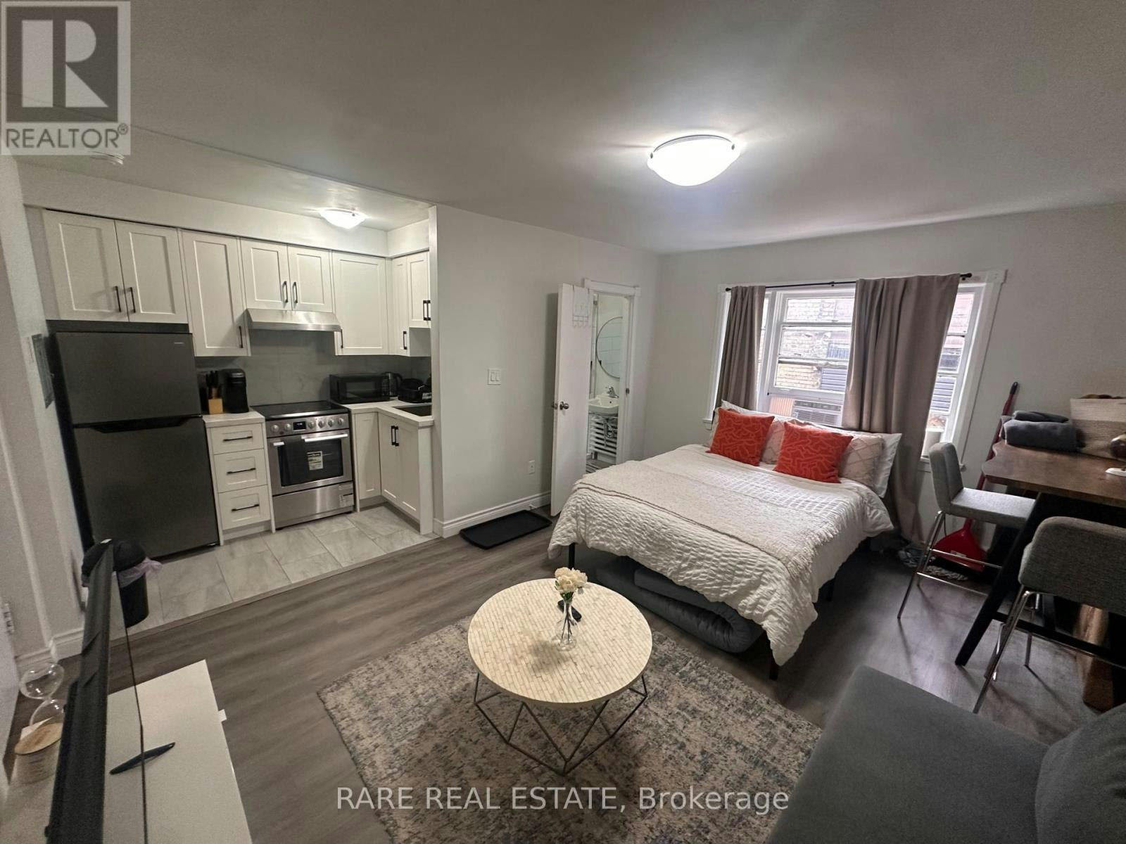 14-130 Macpherson Avenue, Toronto, ON, M5R 1W8