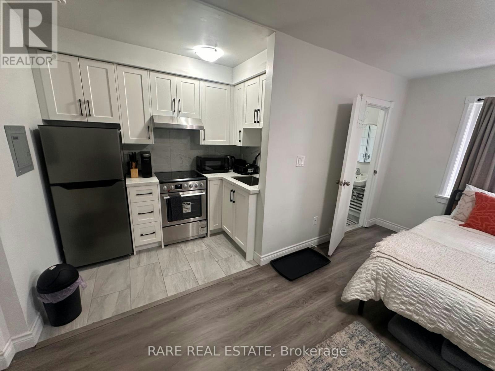 14-130 Macpherson Avenue, Toronto, ON, M5R 1W8 - 3