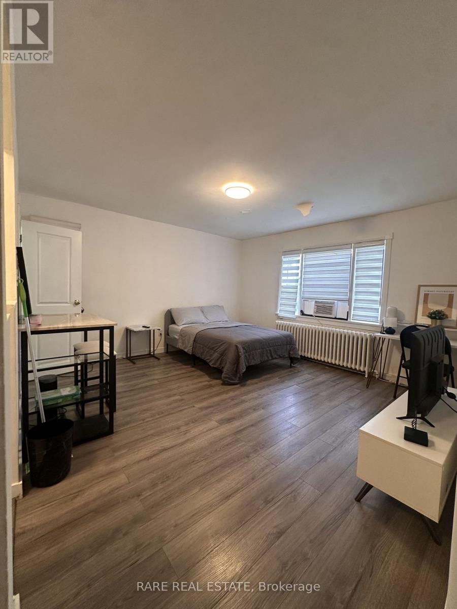 11-130 Macpherson Avenue, Toronto, ON, M5R 1W8 - 2