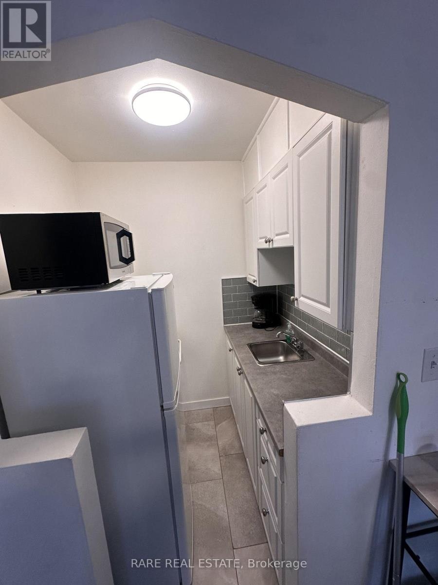 11-130 Macpherson Avenue, Toronto, ON, M5R 1W8 - 3