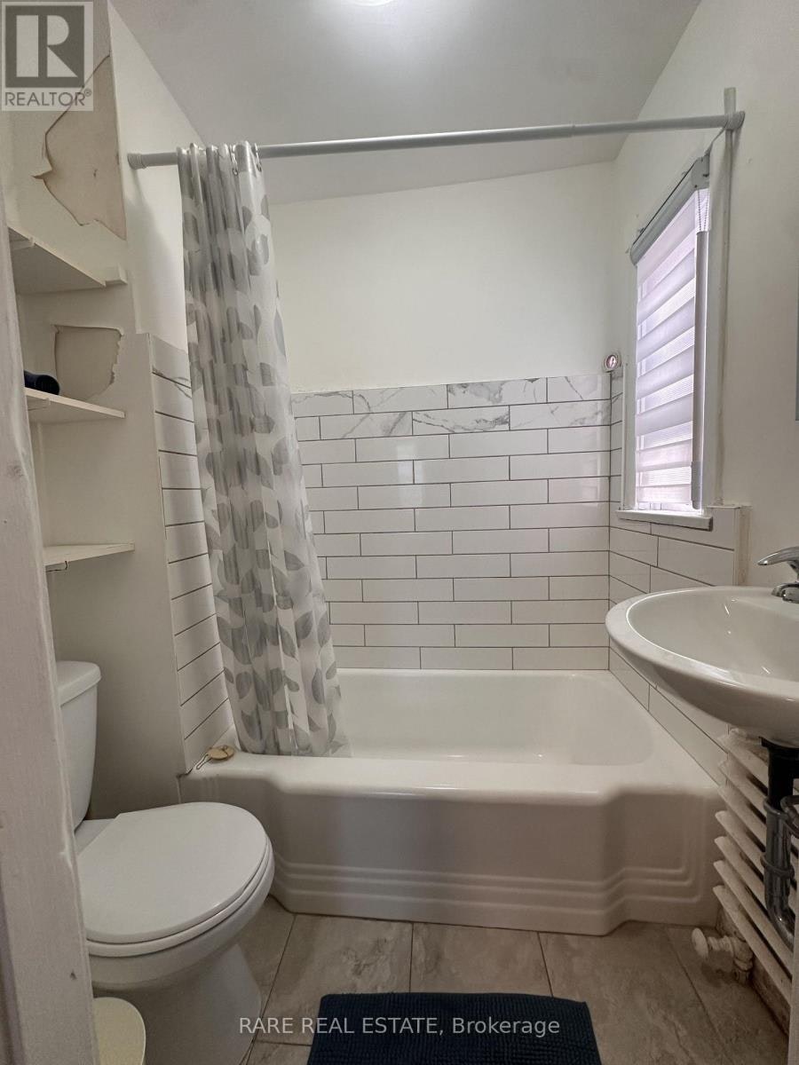 11-130 Macpherson Avenue, Toronto, ON, M5R 1W8 - 5