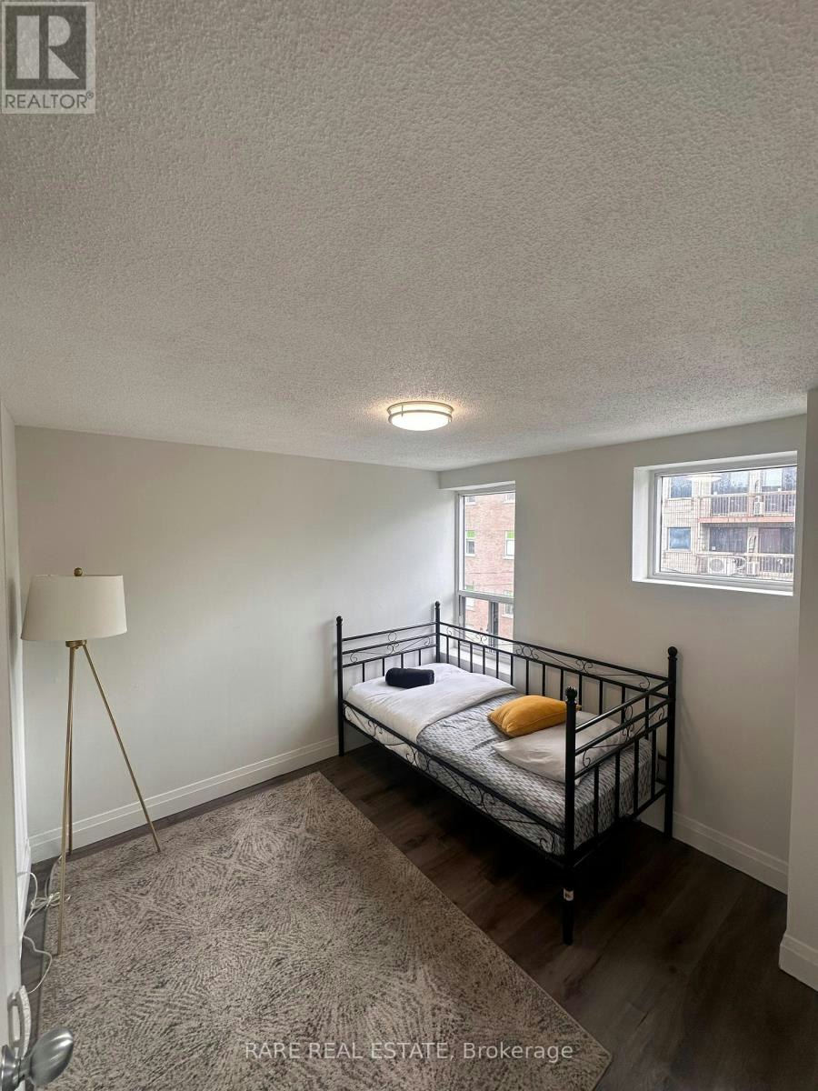 12-99 Bellevue Avenue, Toronto, ON, M5T 2N8 - 4
