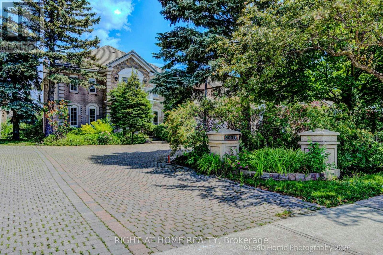 5037 Mississauga Road, Mississauga, ON, L5M 4Y1