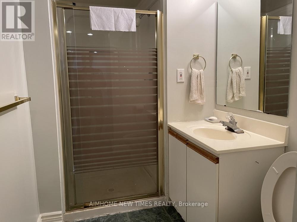 BSMT-70 Apple Gate Crescent, Toronto, ON, M2H 2R4 - 6