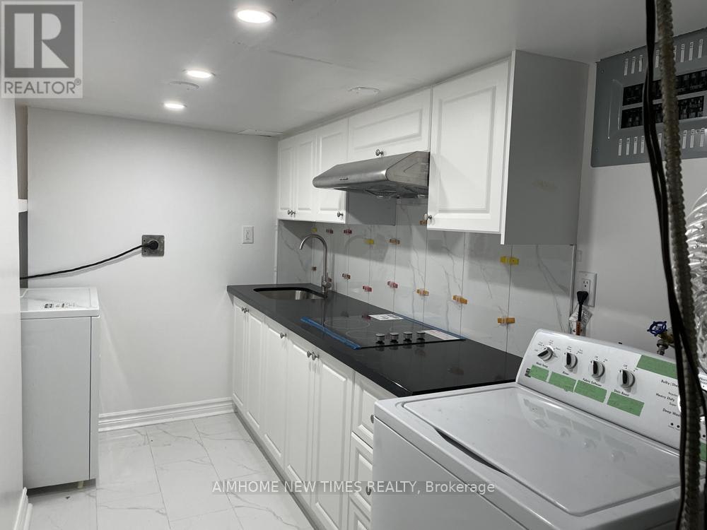 BSMT-70 Apple Gate Crescent, Toronto, ON, M2H 2R4 - 4