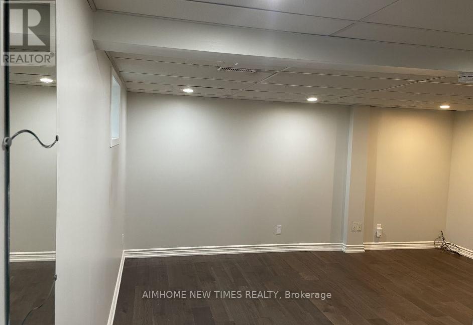 BSMT-70 Apple Gate Crescent, Toronto, ON, M2H 2R4 - 2