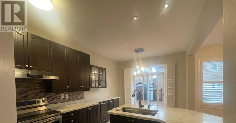 19 Fitzroy Avenue, Markham, ON, L6E 0J4 - 2