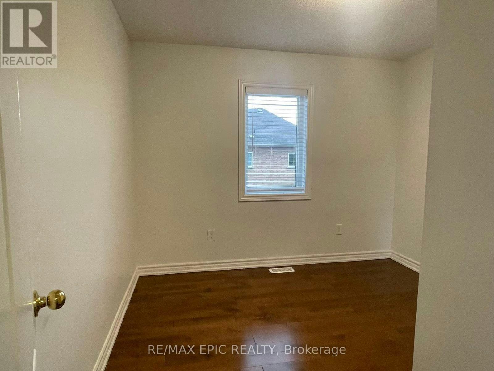 19 Fitzroy Avenue, Markham, ON, L6E 0J4 - 19