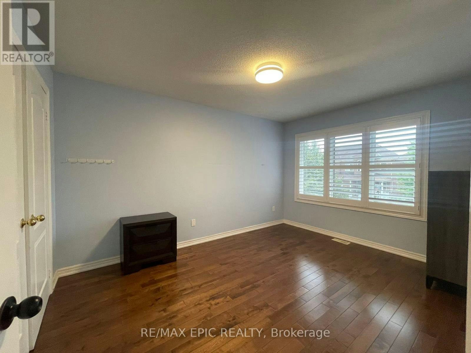 19 Fitzroy Avenue, Markham, ON, L6E 0J4 - 16