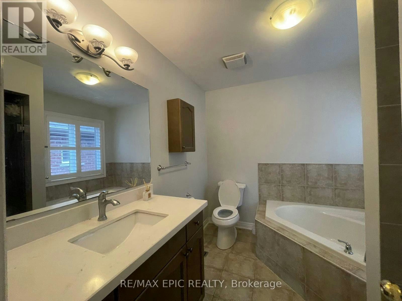 19 Fitzroy Avenue, Markham, ON, L6E 0J4 - 14