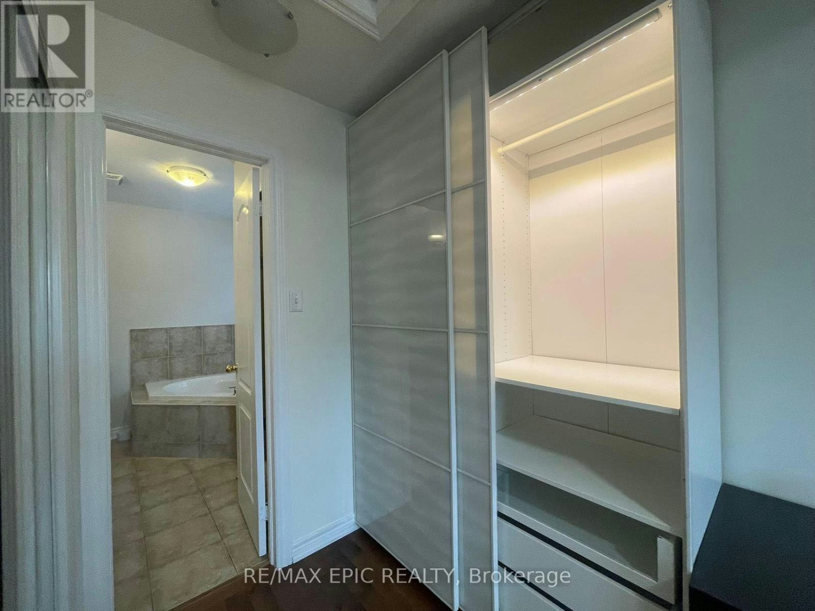 19 Fitzroy Avenue, Markham, ON, L6E 0J4 - 13