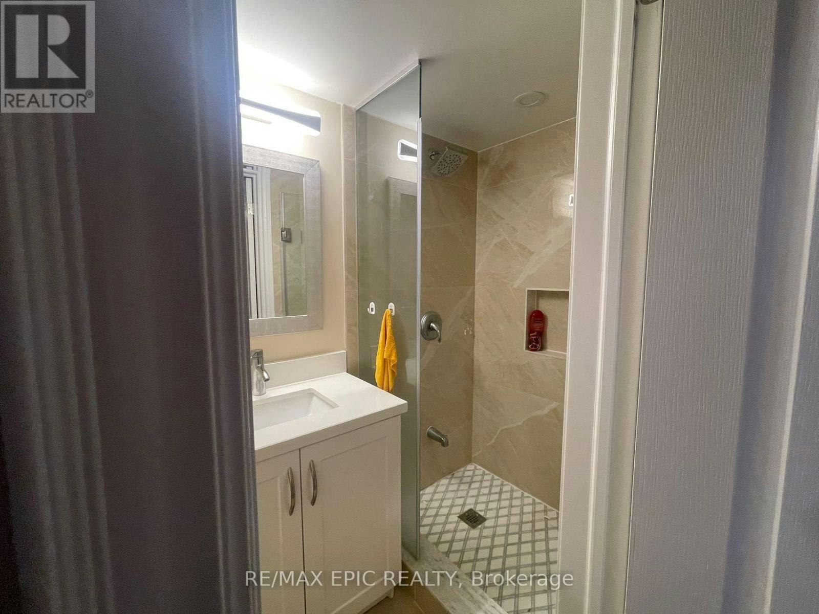 19 Fitzroy Avenue, Markham, ON, L6E 0J4 - 24