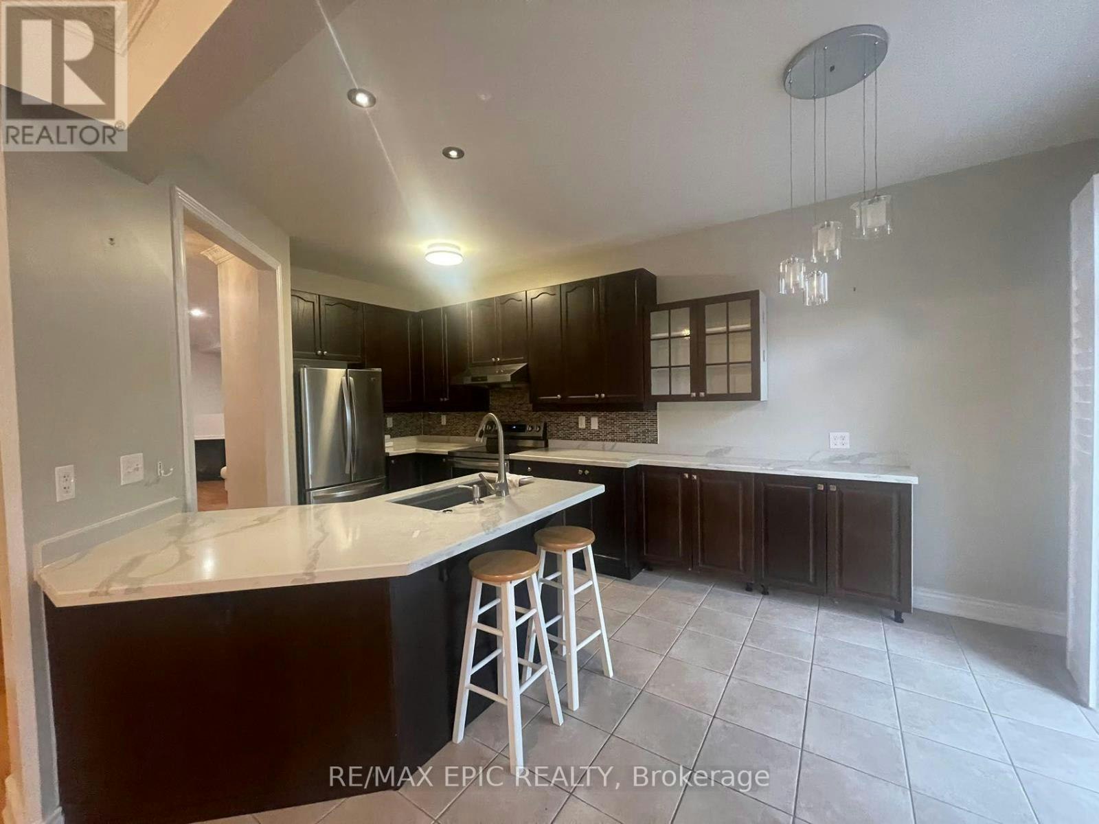 19 Fitzroy Avenue, Markham, ON, L6E 0J4 - 4