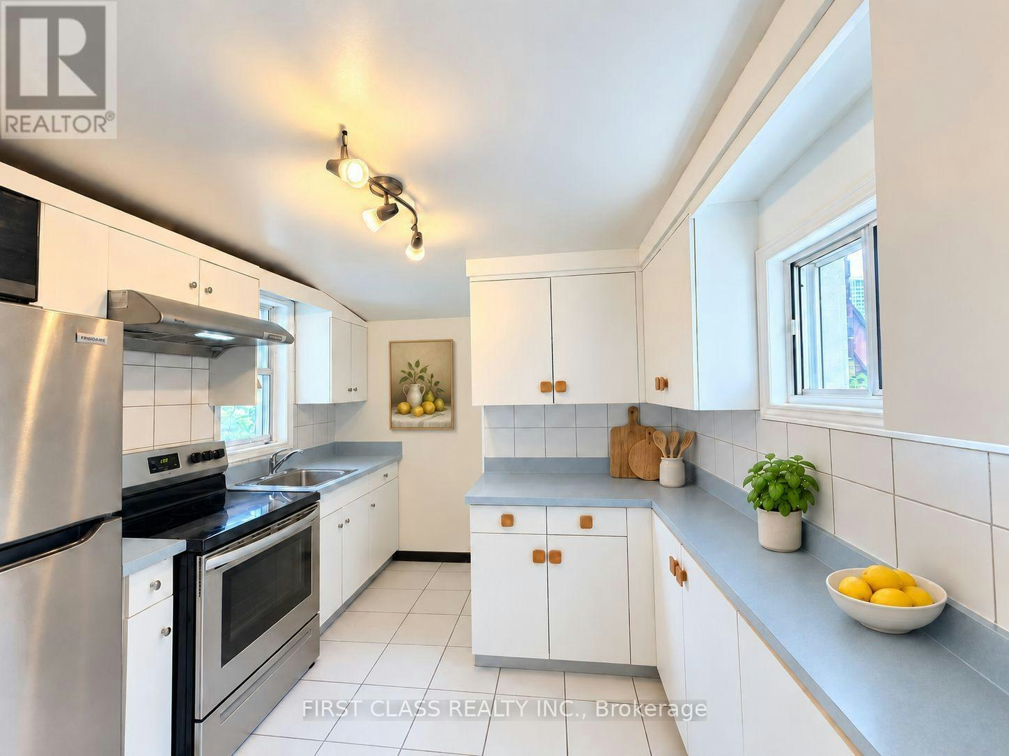 A-605 Indian Road, Toronto, ON, M6P 2C4 - 12