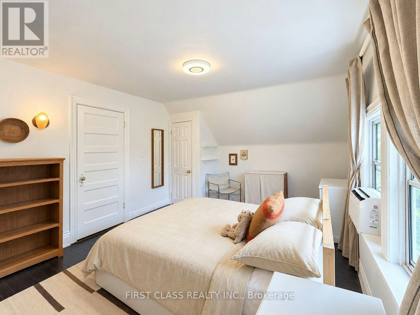 A-605 Indian Road, Toronto, ON, M6P 2C4 - 18