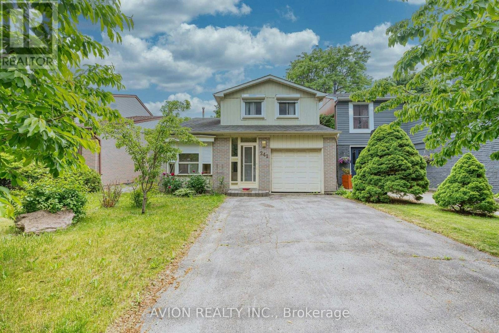 241 Weldrick Road W, Richmond Hill, ON, L4C 5J2