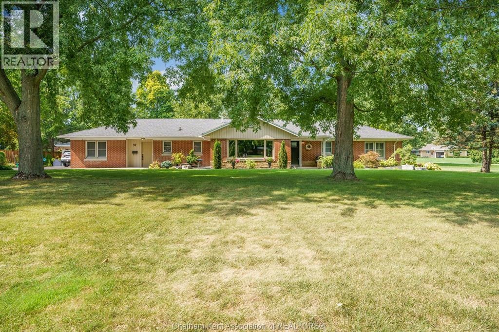 37 Gregory Drive East, Chatham-Kent, ON, N7L 2R2