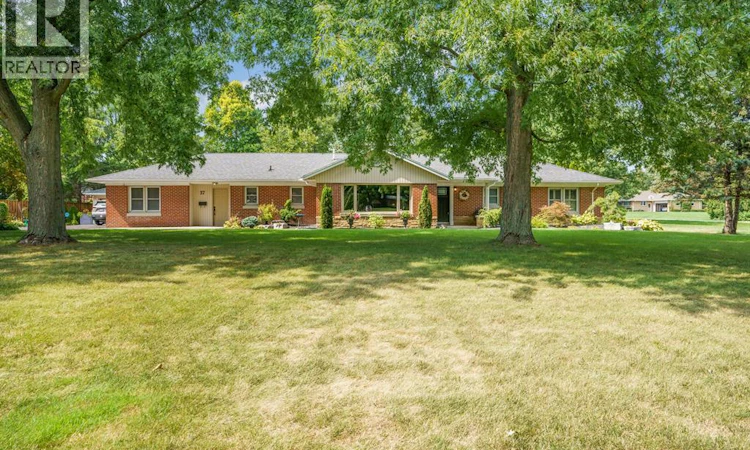 37 Gregory Drive East