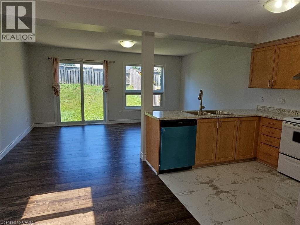 105 Activa Avenue, Kitchener, ON, N2E 2T3 - 9