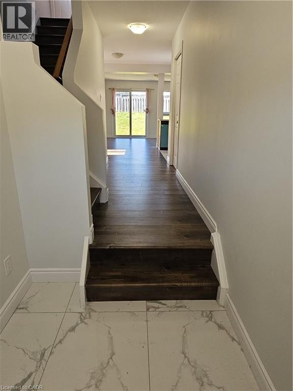 105 Activa Avenue, Kitchener, ON, N2E 2T3 - 6
