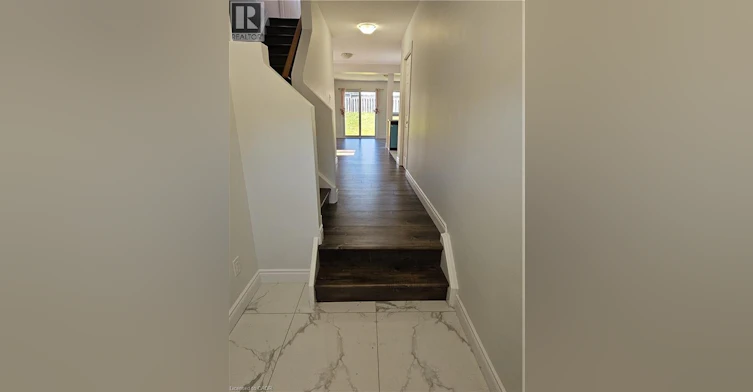 105 Activa Avenue, Kitchener, ON, N2E 2T3 - 6