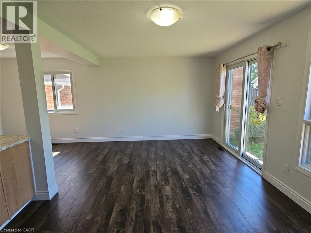 105 Activa Avenue, Kitchener, ON, N2E 2T3 - 15