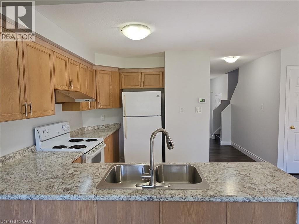 105 Activa Avenue, Kitchener, ON, N2E 2T3 - 13