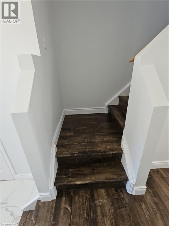 105 Activa Avenue, Kitchener, ON, N2E 2T3 - 18