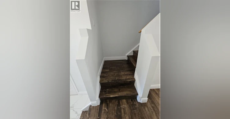 105 Activa Avenue, Kitchener, ON, N2E 2T3 - 18