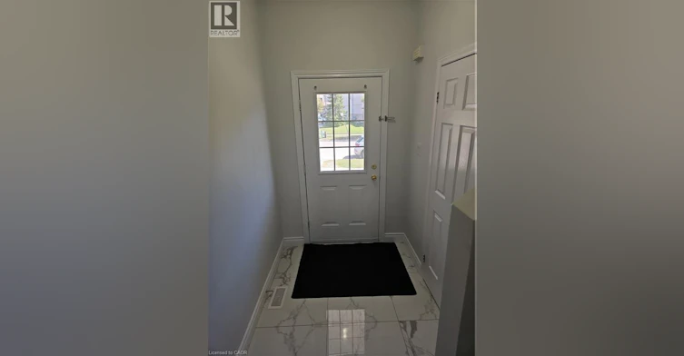 105 Activa Avenue, Kitchener, ON, N2E 2T3 - 5