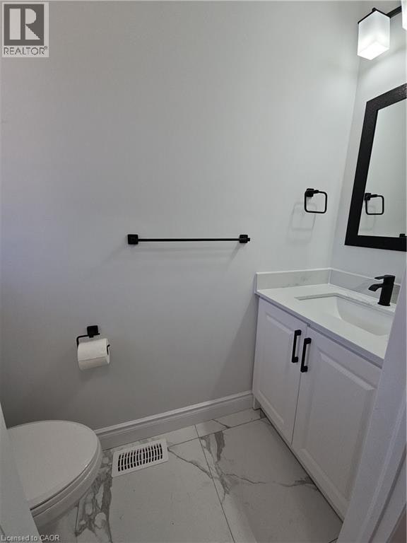 105 Activa Avenue, Kitchener, ON, N2E 2T3 - 7
