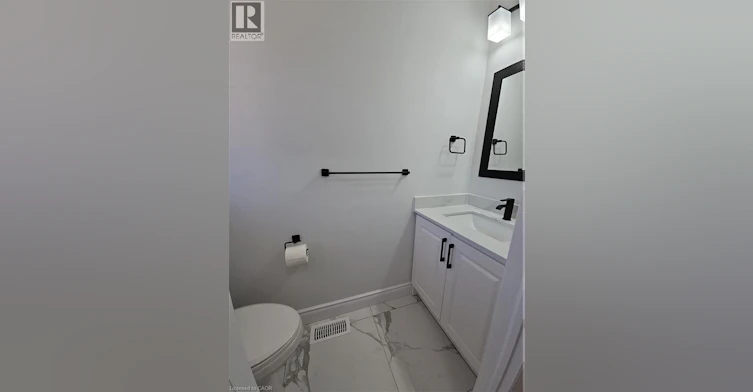 105 Activa Avenue, Kitchener, ON, N2E 2T3 - 7