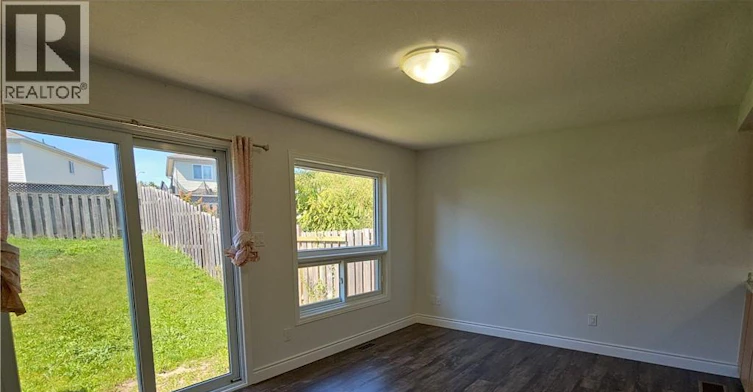 105 Activa Avenue, Kitchener, ON, N2E 2T3 - 14