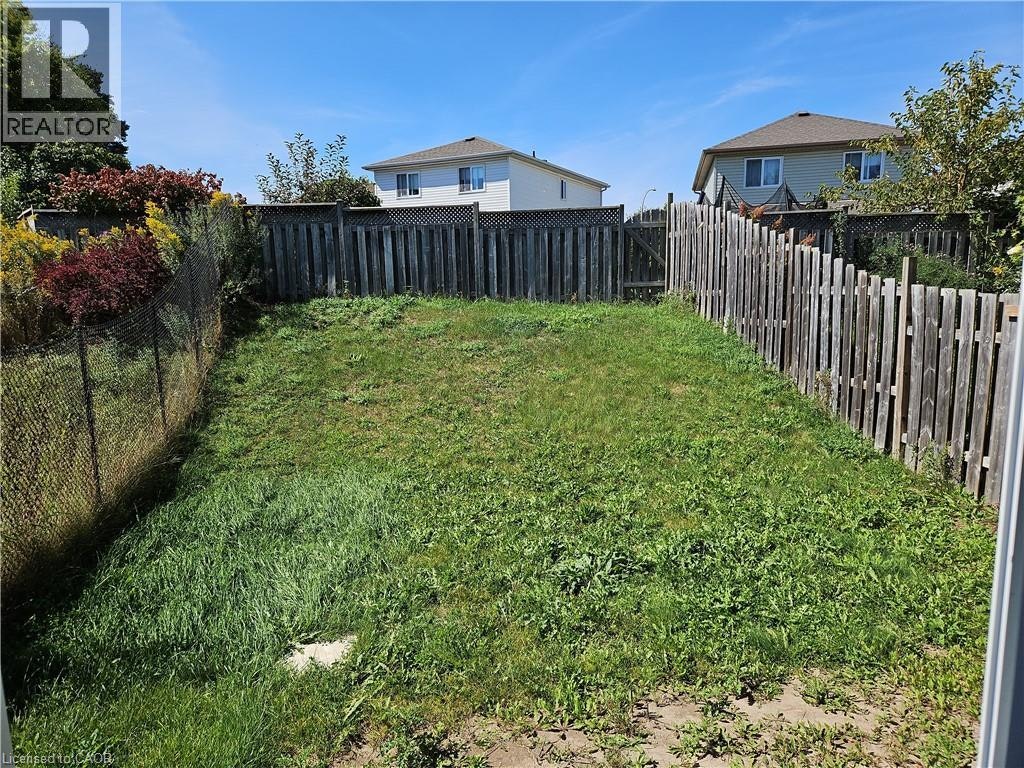 105 Activa Avenue, Kitchener, ON, N2E 2T3 - 32