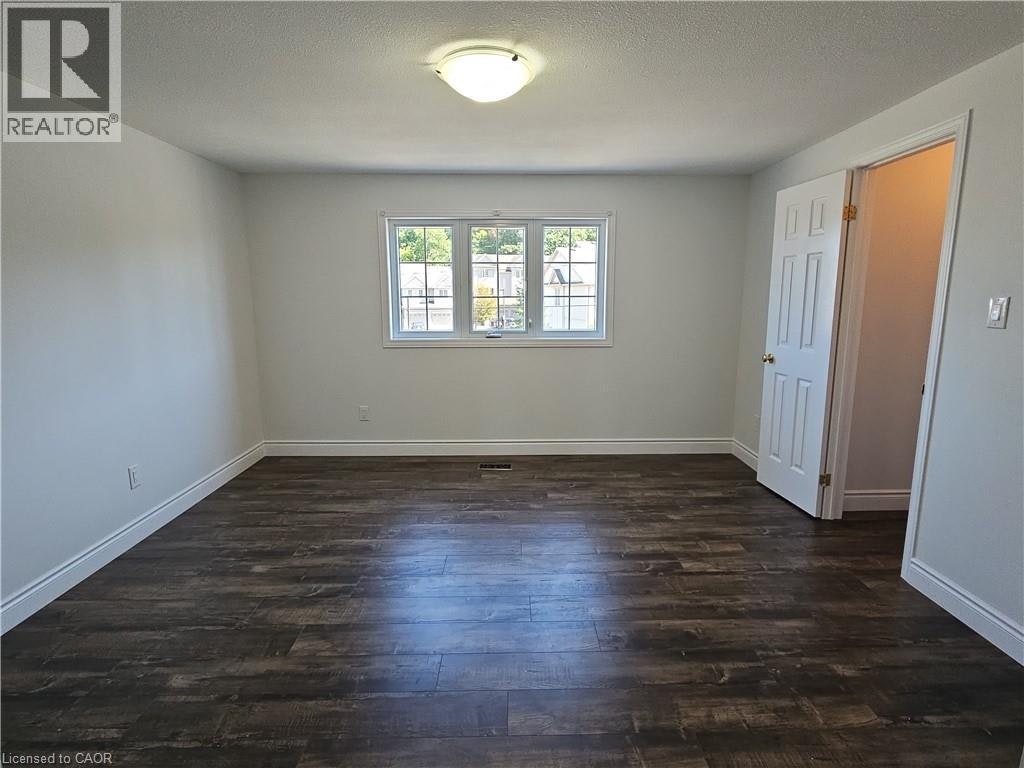 105 Activa Avenue, Kitchener, ON, N2E 2T3 - 26